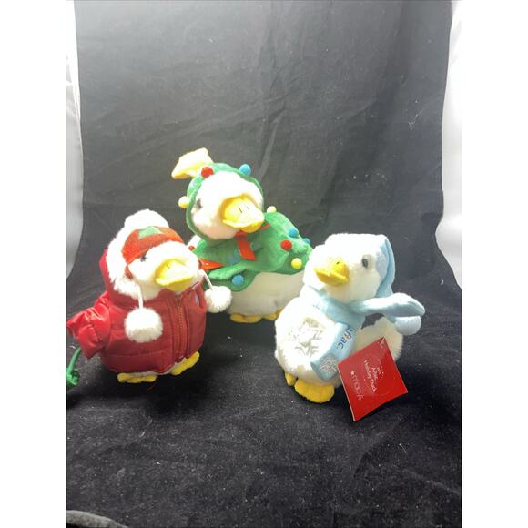 MACY’s 6” + 10” Plush Holiday Christmas Tree Ice Skates Reindeer Aflac Duck LOT - Picture 2 of 10